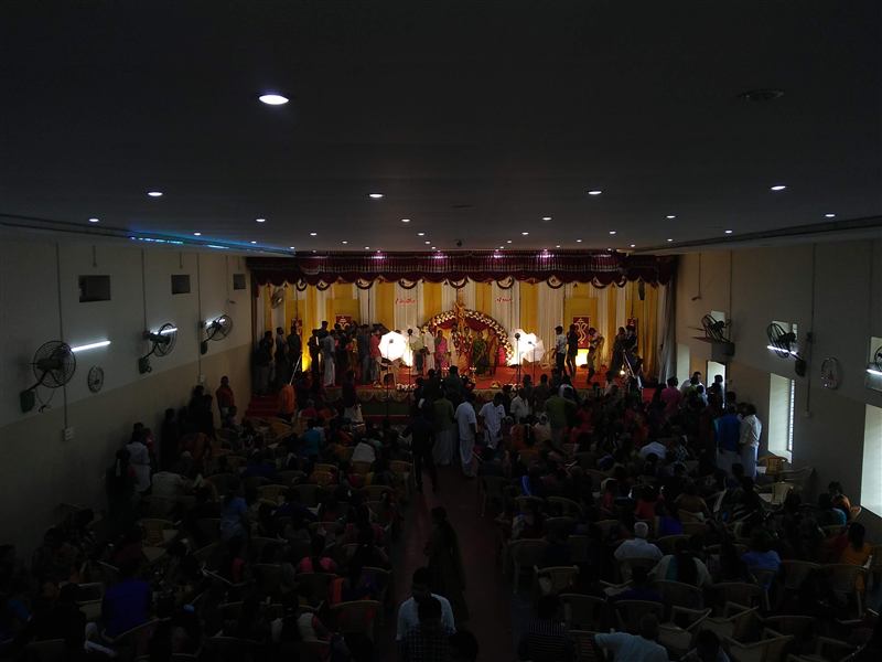 Full house during a wedding ceremony